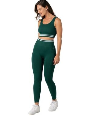 Penn Women's Seamless Reversible Sports Bra Dark Green Ribbed Sports Bra Size M